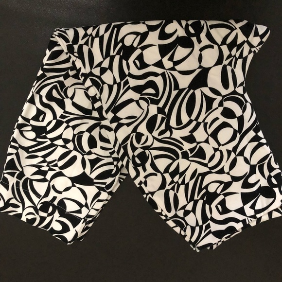 Preview International Crop Pants - Picture 6 of 7